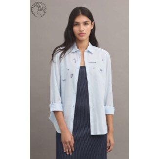 Camisa con detalles