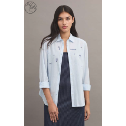 Camisa con detalles