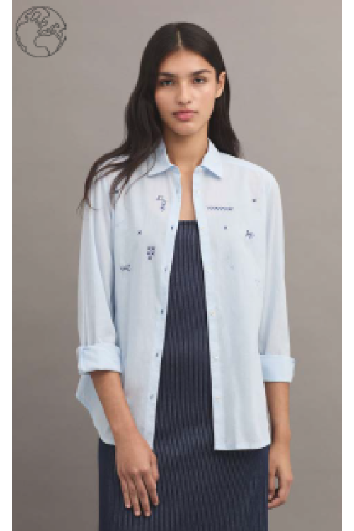Camisa con detalles