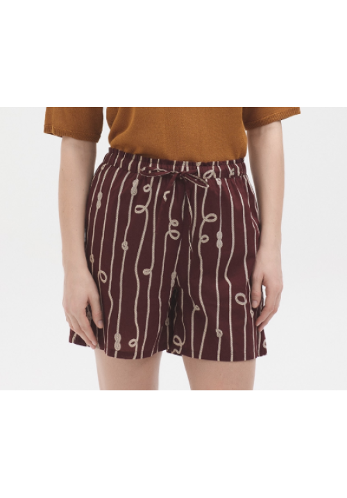 Short nudos