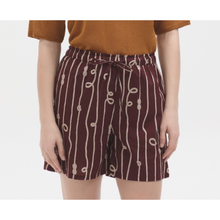 Short nudos